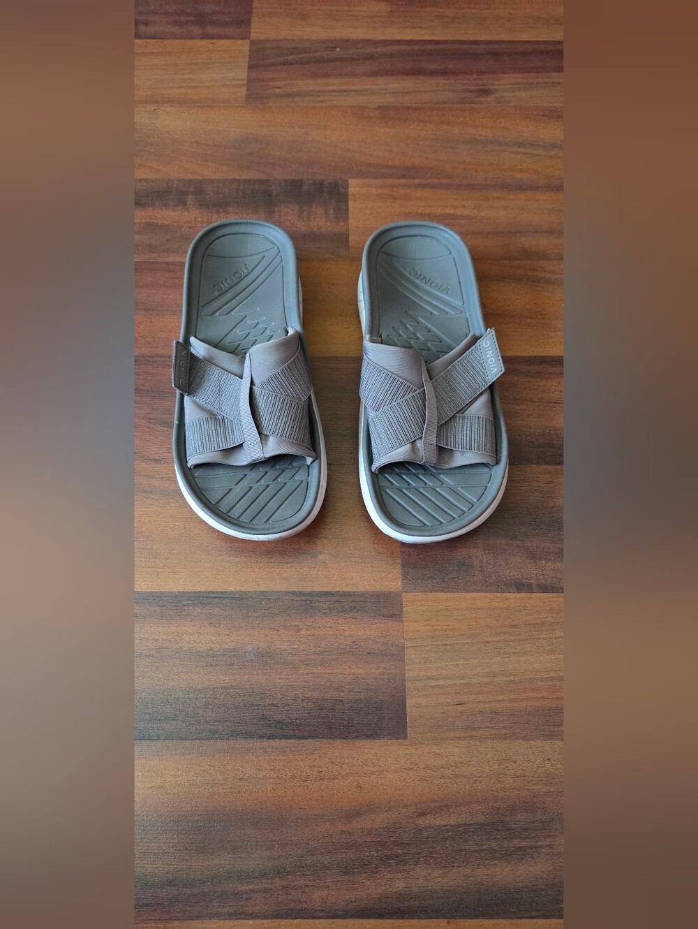 VIONIC Women Size 10 Men 9.5 Unisex Gray Slip-On Comfort Sandals